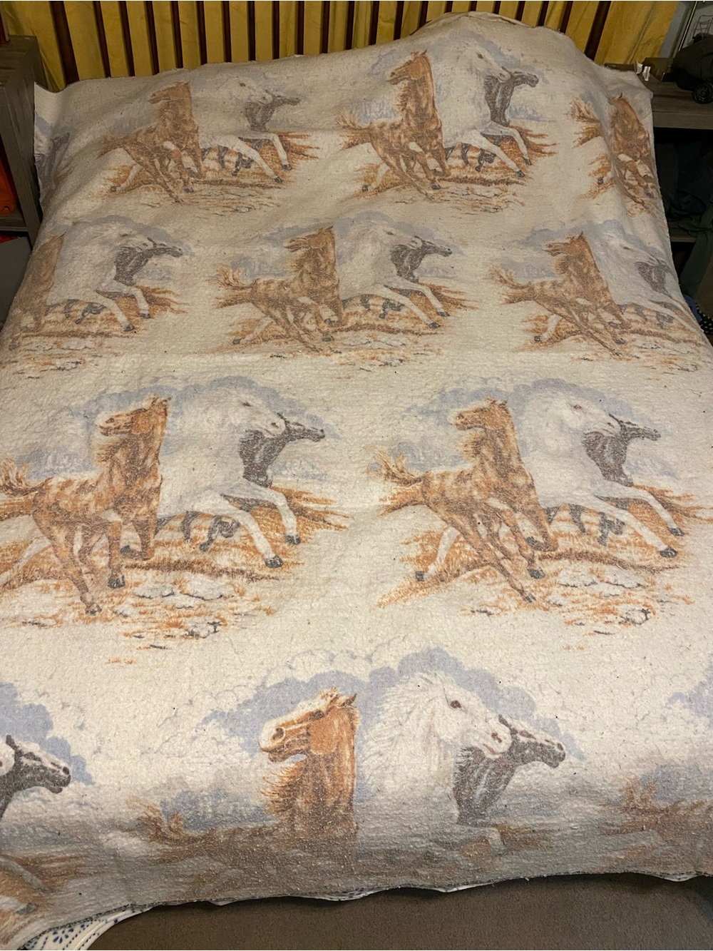 Vintage Made In USA Twin XL Acrylic‎ Polyester Horse Blanket 85 X 69in